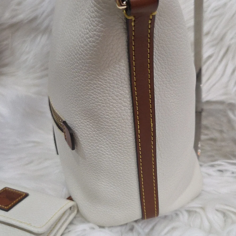 🤎▪️Dooney & Bourke▪️ Pebble Grain Small Zip leather Crossbody Bag Wallet Set